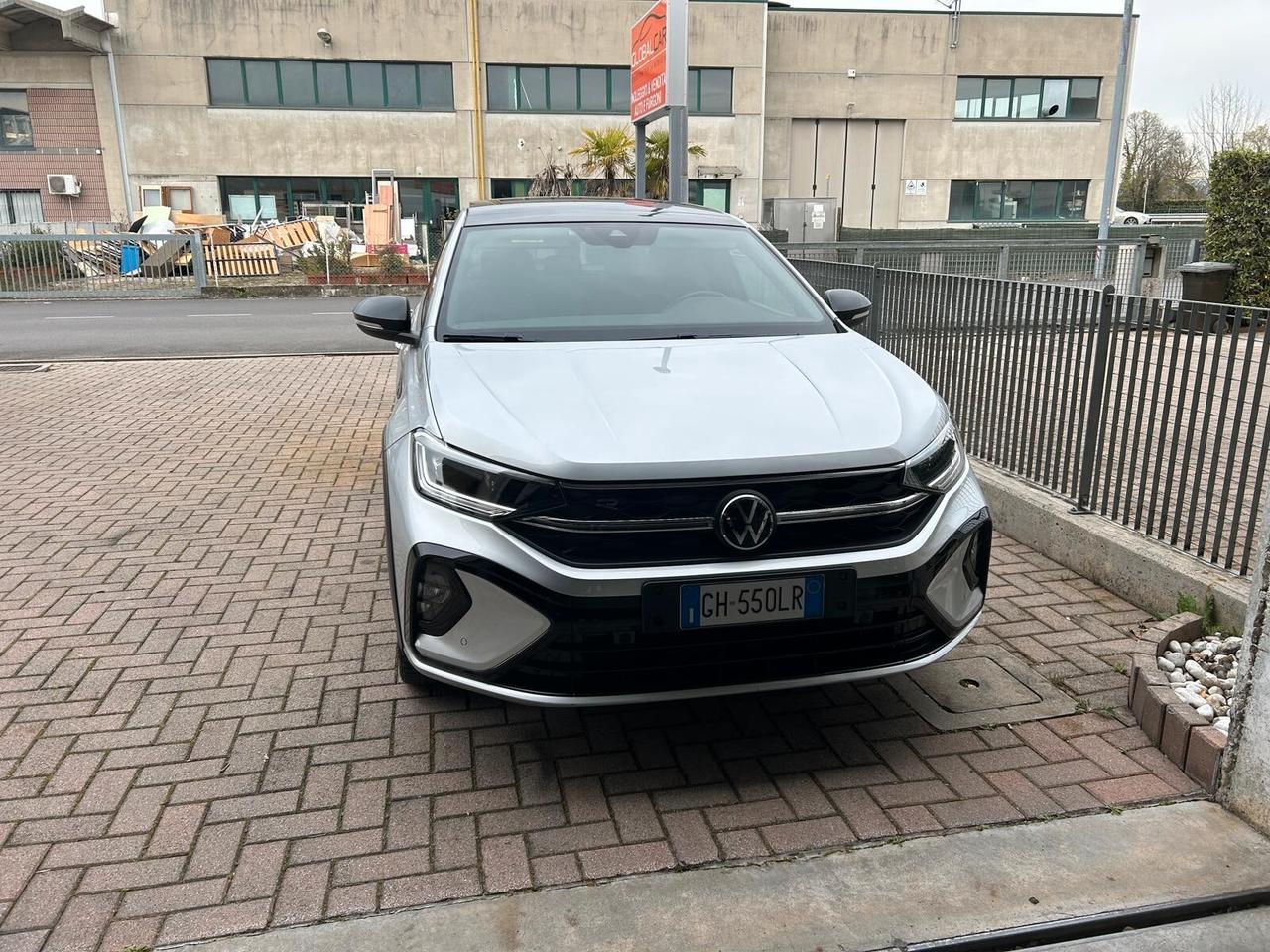 Volkswagen Taigo 1.0 TSI 110 CV DSG R-Line