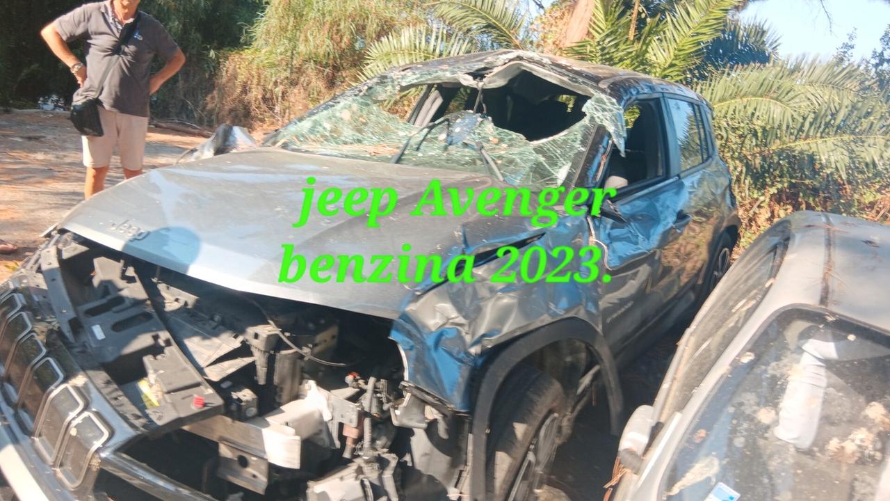 Jeep Avenger incidentata sinistrata mondialcars 023