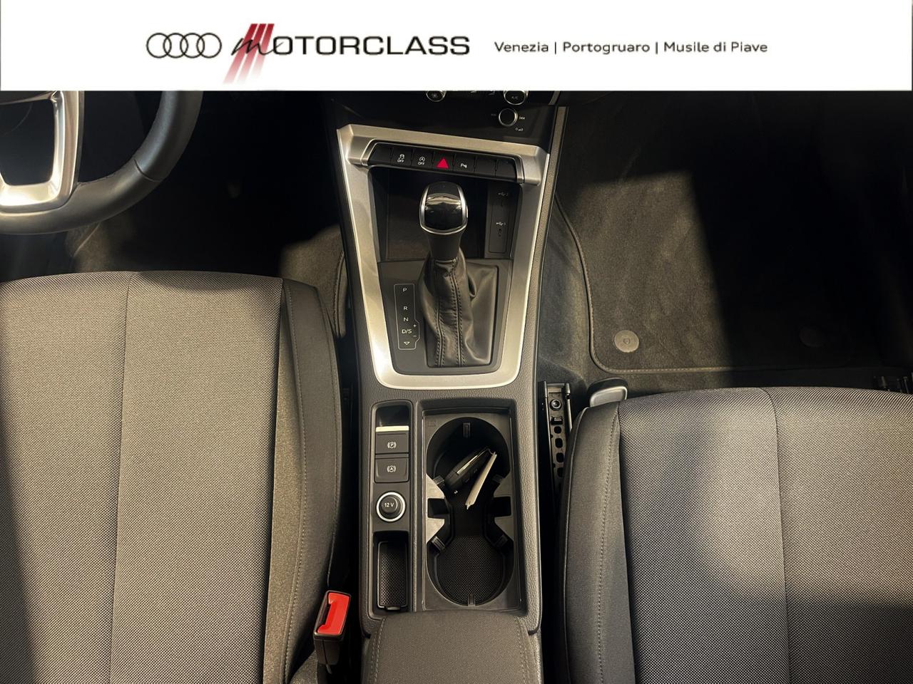 Audi Q3 35 2.0 tdi business advanced s tronic