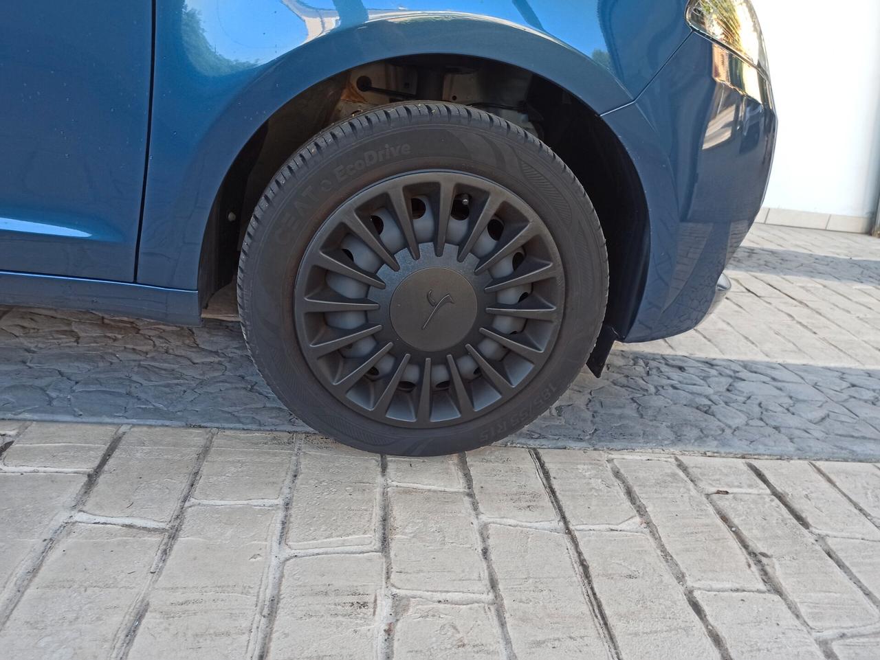 Lancia Ypsilon 1.0 FireFly 5 porte S&S Hybrid Ecochic Silver