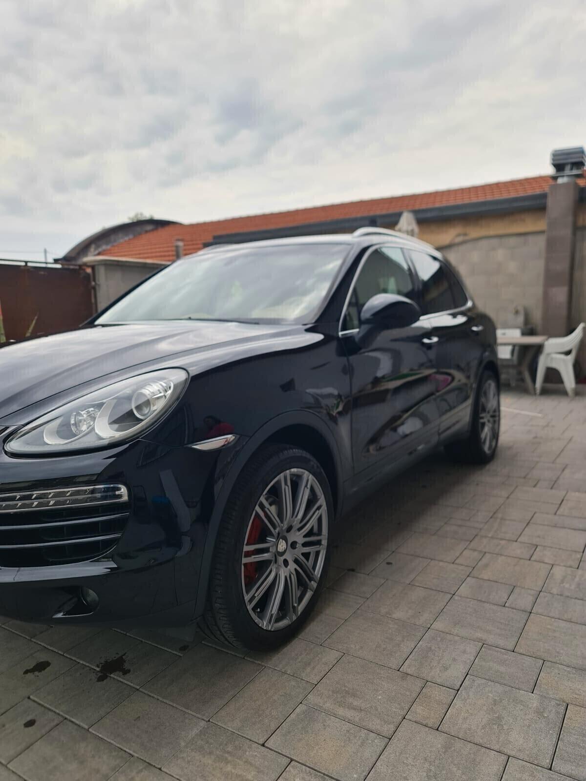 PORSCHE CAYENNE 3.0 V6 TDI 245cv NAVY PELLE TEL !!!