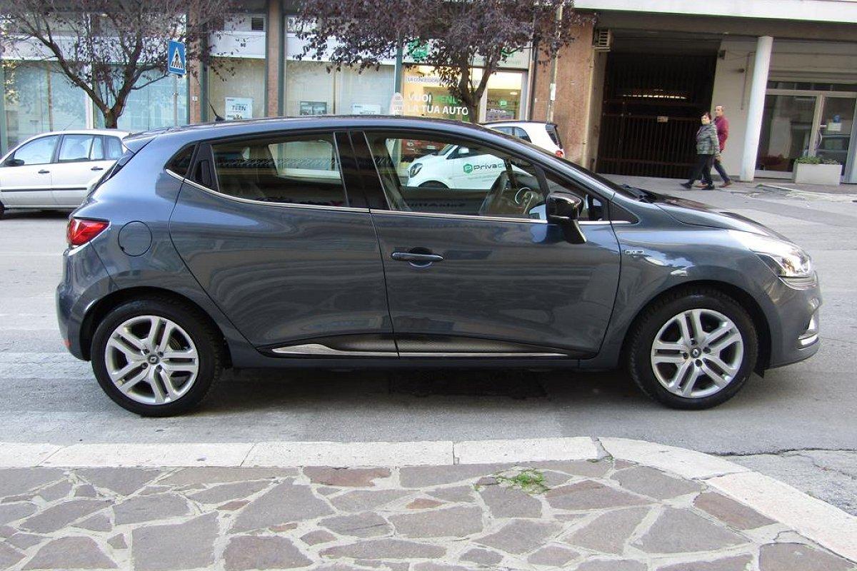 RENAULT Clio dCi 8V 90 CV Start&Stop 5 porte Energy Duel