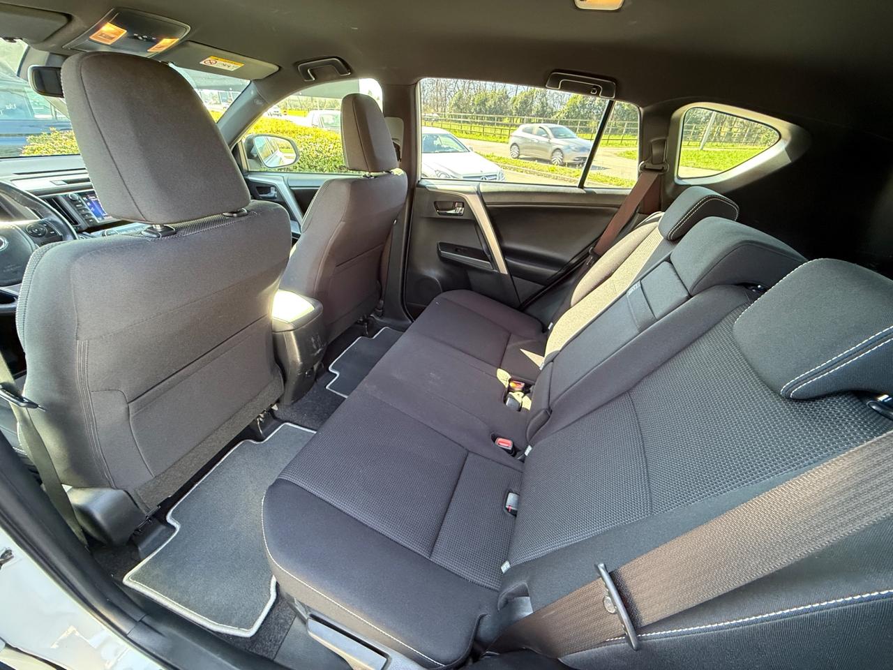 Toyota RAV 4 2.5 Hybrid 2WD 155CV 2018