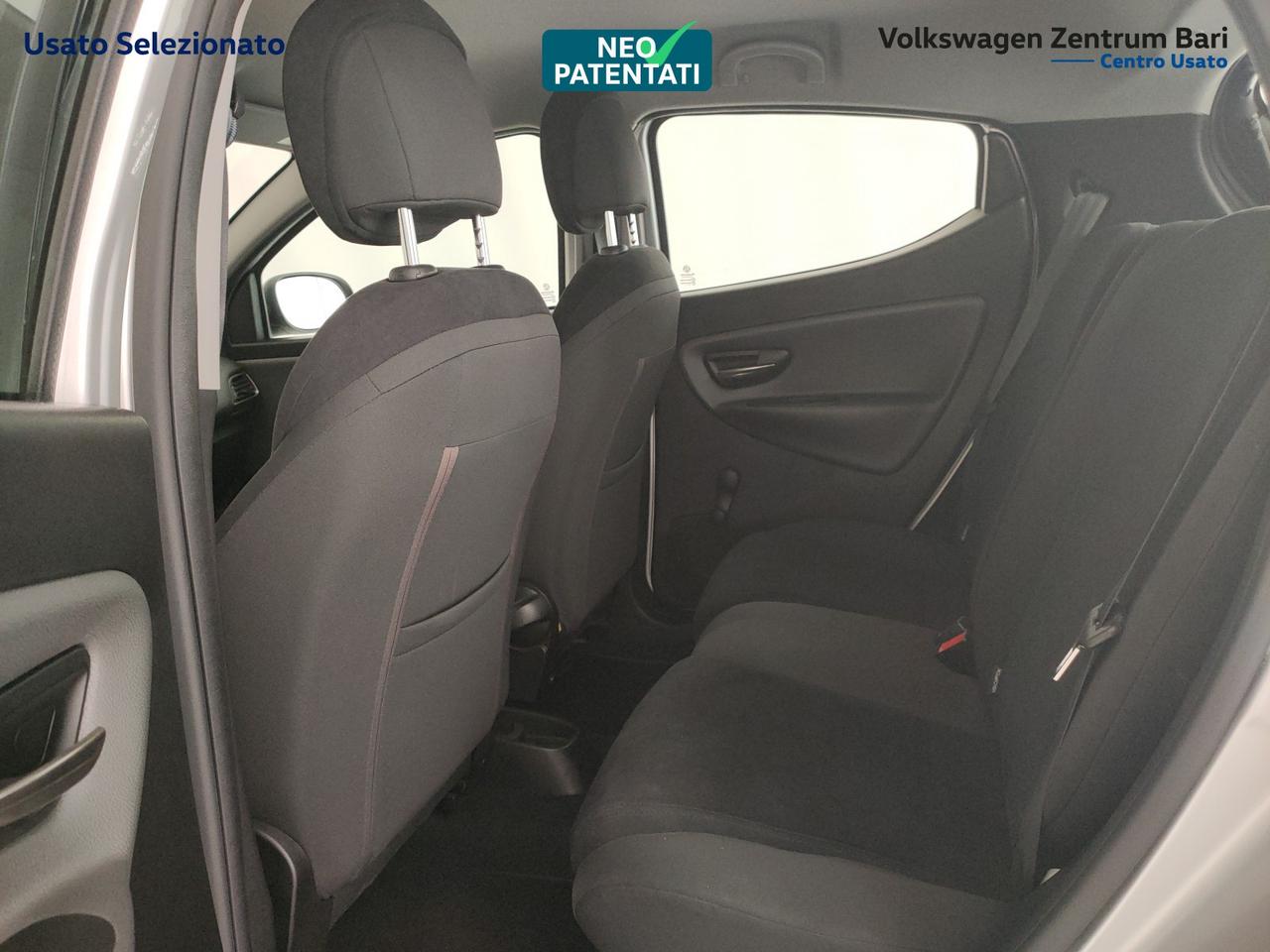 Lancia Ypsilon 0.9 t.air gold ecochic metano 80cv