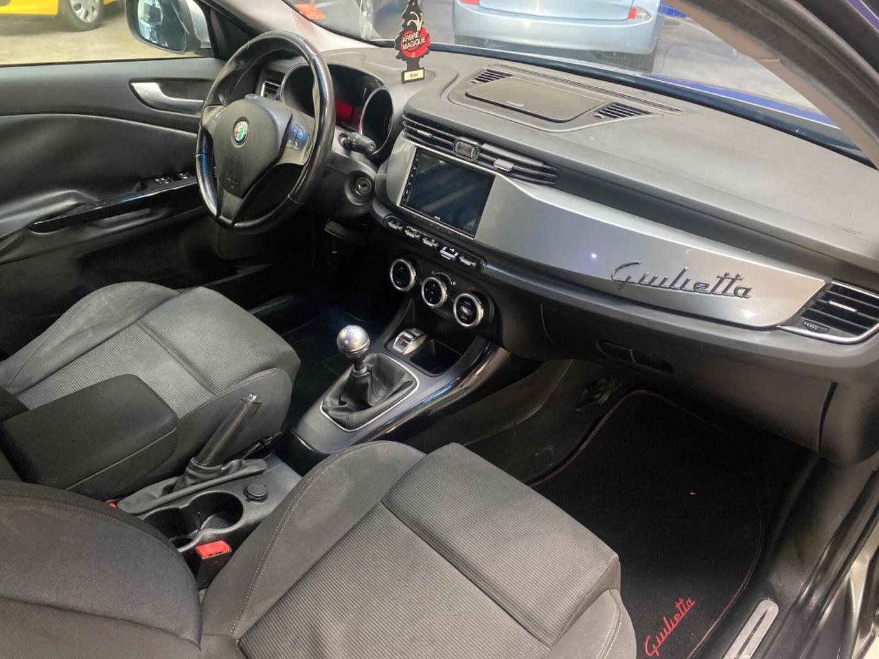 Alfa Romeo Giulietta 1.6 allest esterno quadrifoglio