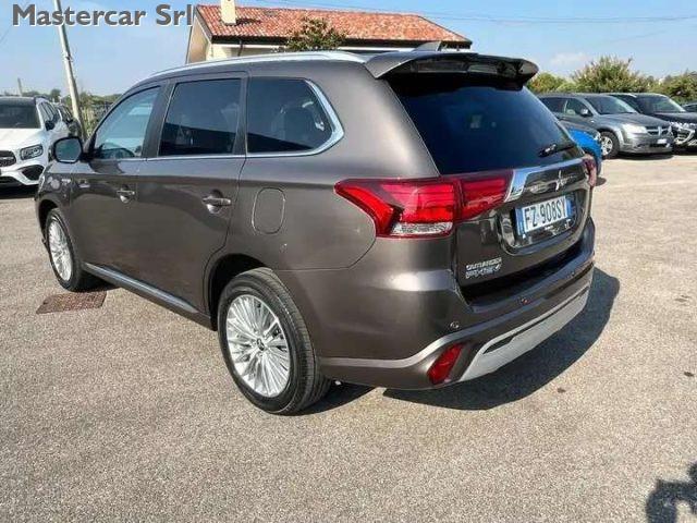 MITSUBISHI Outlander Outlander phev 2.4 Instyle 4wd - FZ908SY