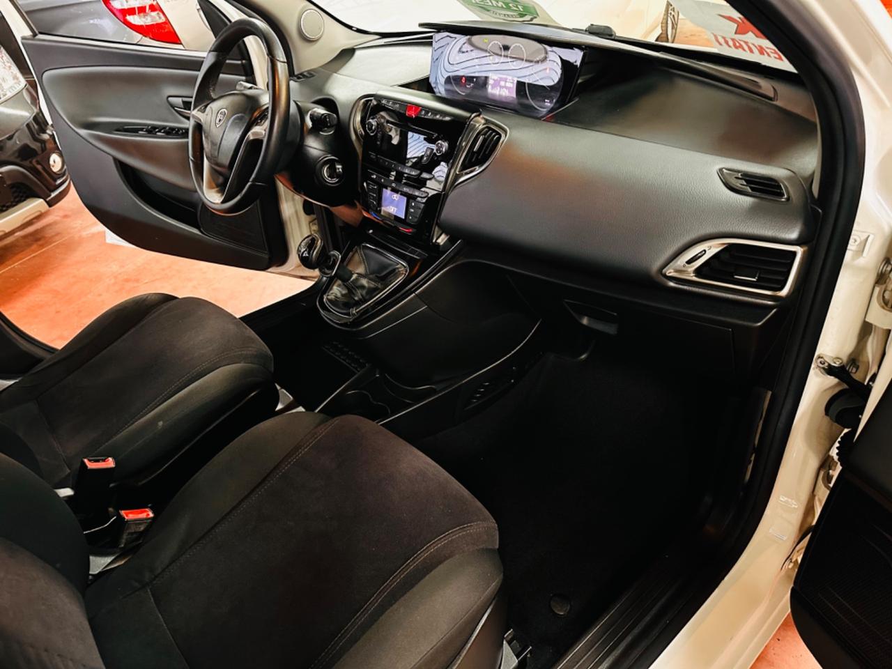 Lancia Ypsilon 0.9 TwinAir 85 CV 5 porte Metano Ecochic Elefantino