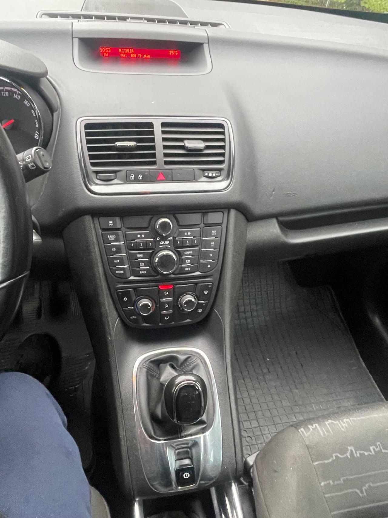 Opel Meriva 1.4 benzina anno 2011 km 115 mila