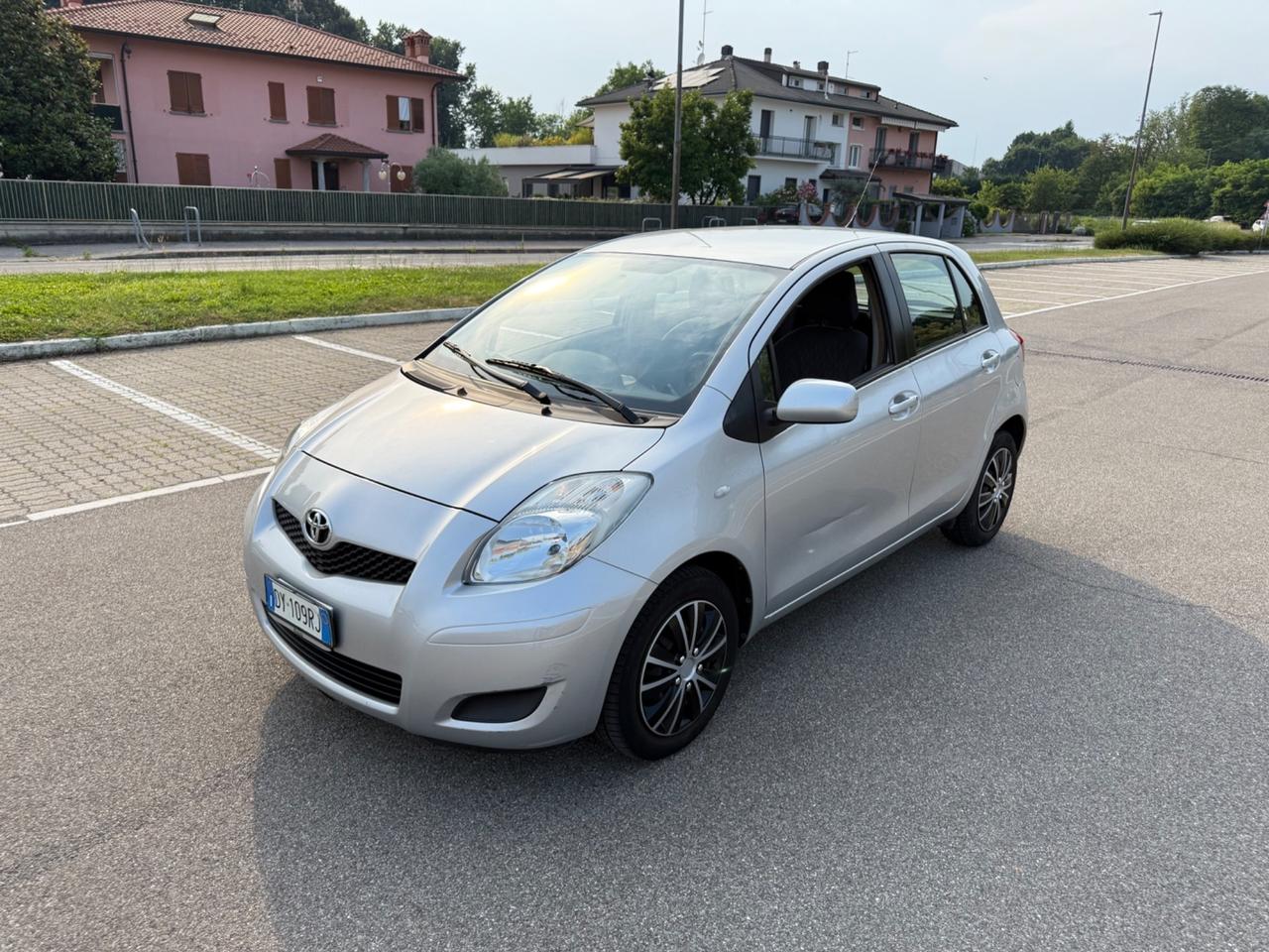 Toyota Yaris 1.3 5 porte M-MT Automatik*Neopatentati