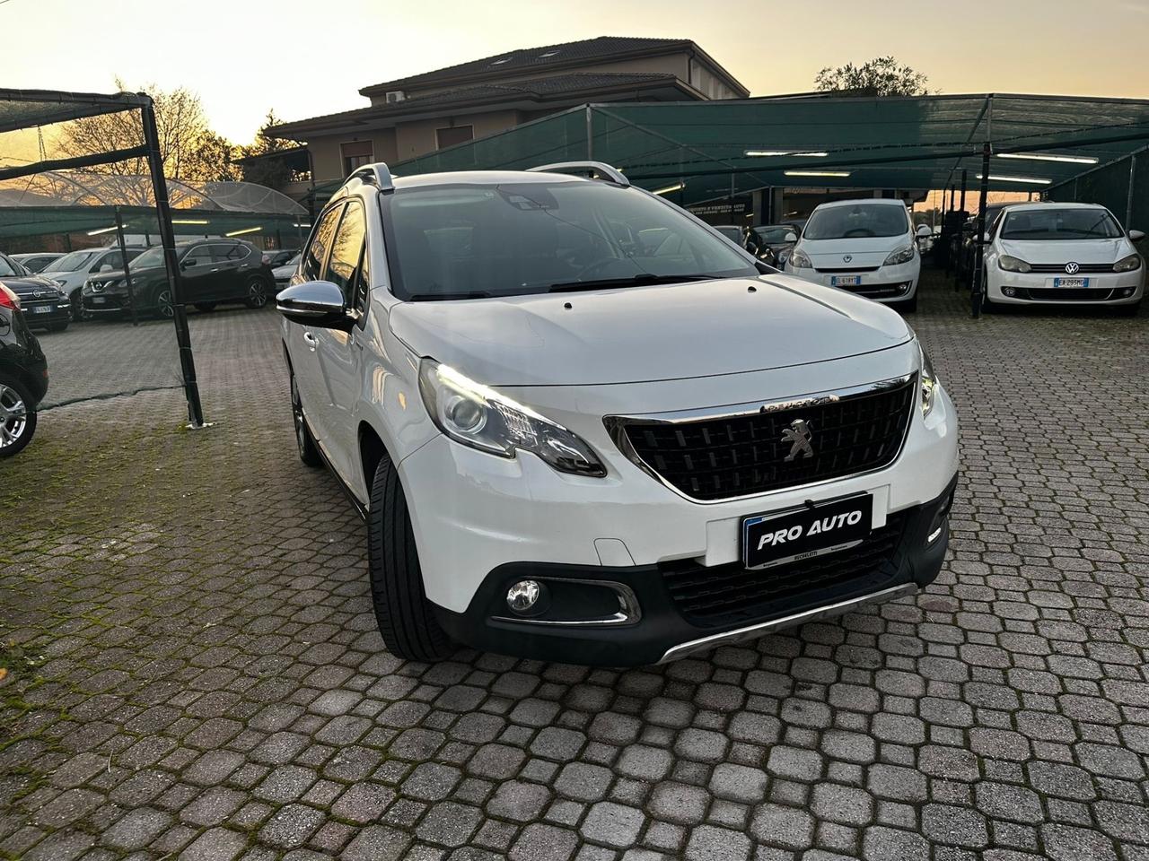 Peugeot 2008 BlueHDi 100 S&S Black Matt