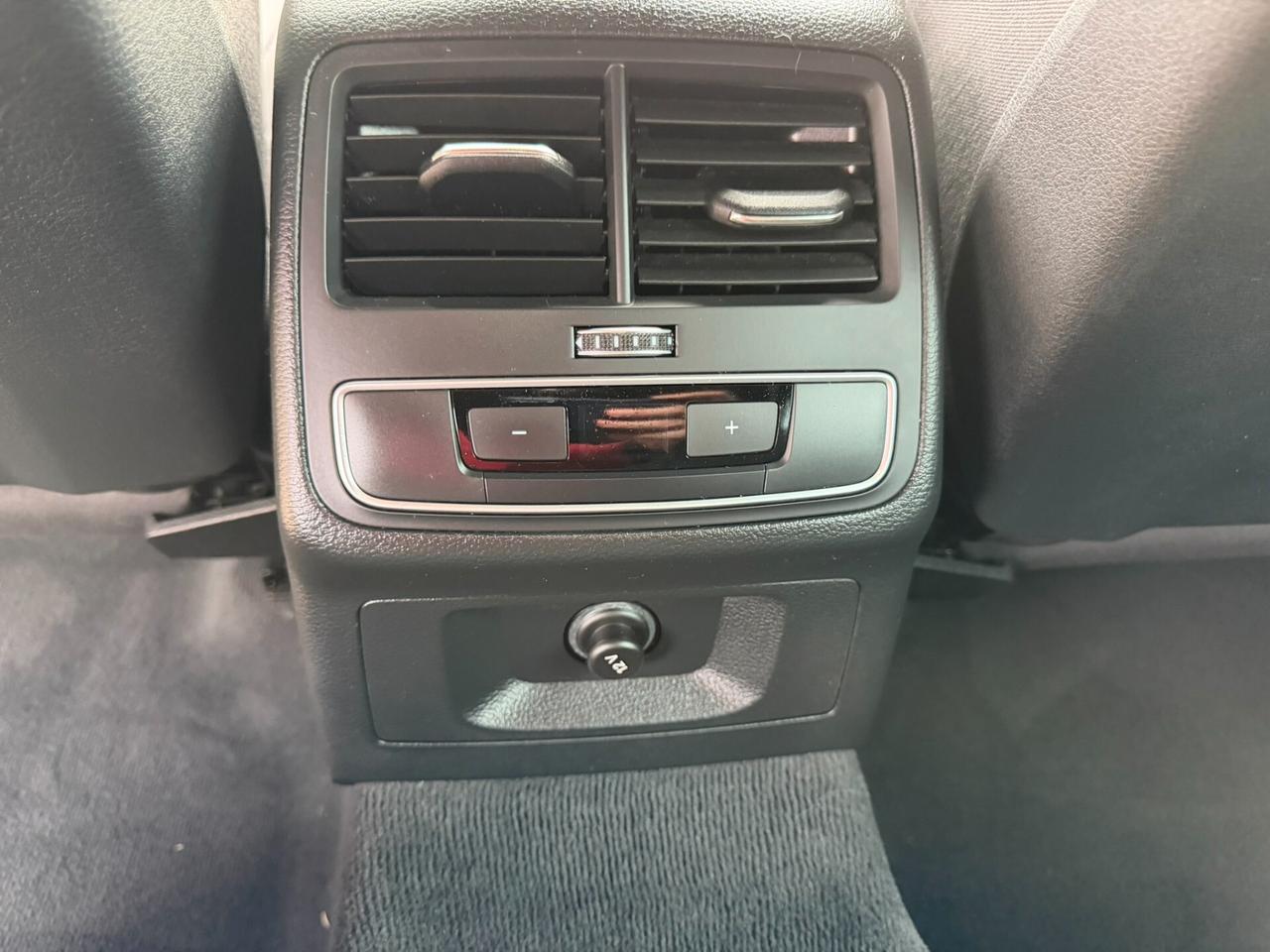 Audi A4 Avant 30 TDI 136 CV S-tronic S-line edition