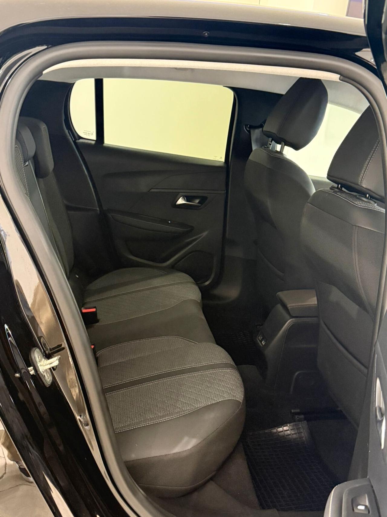 PEUGEOT 208 ALLLURE PACK 1.2 100CV ANNO 2025 CON 15.000KM