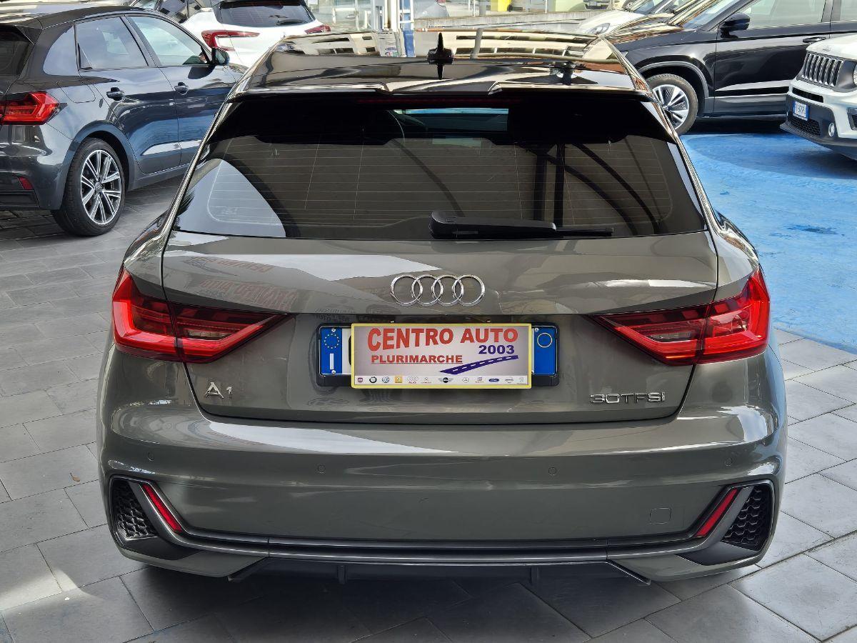 AUDI - A1 Sportback - A1 SPB 30 TFSI Identity Black