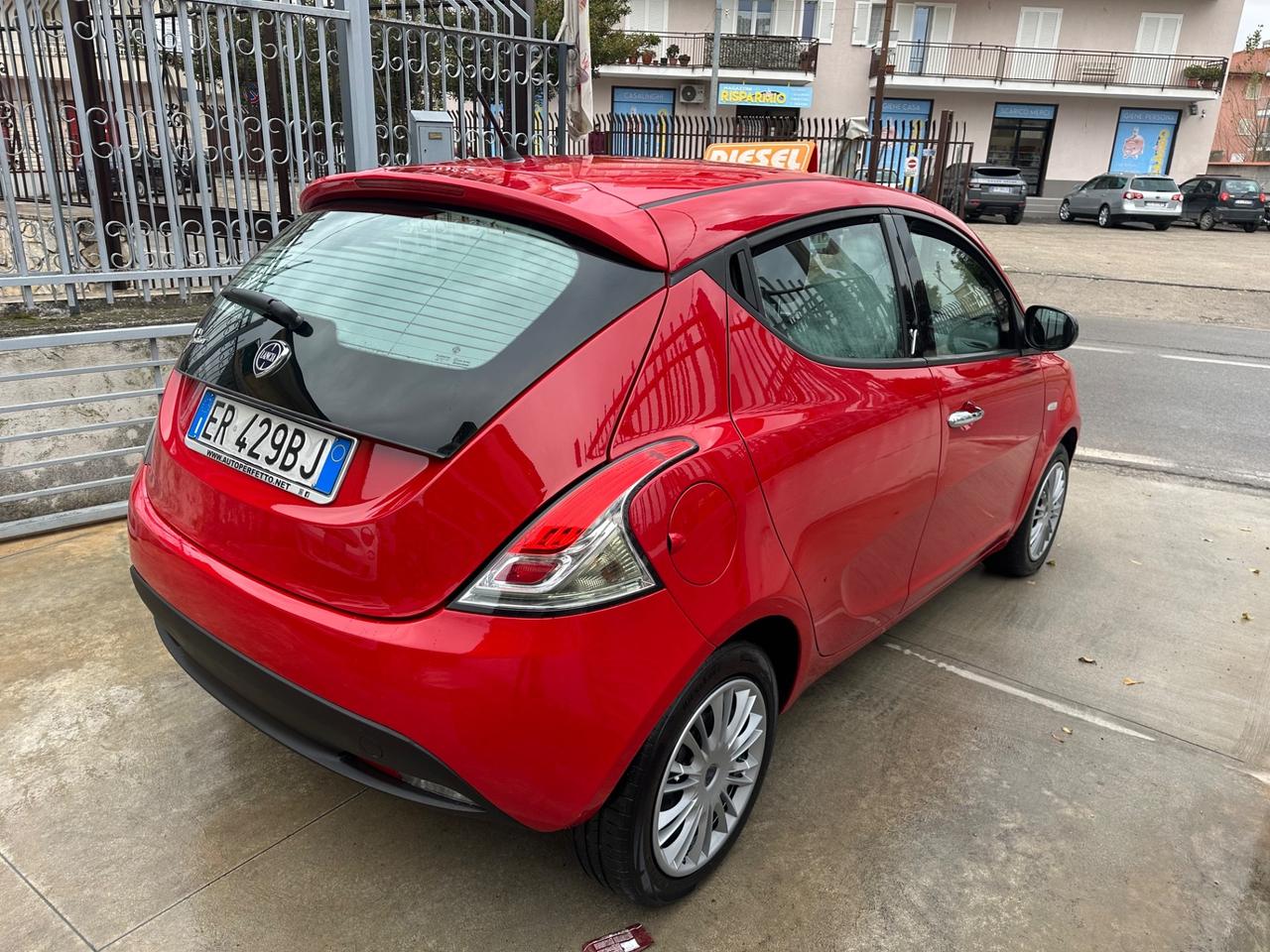 Lancia Ypsilon 1.3 MJT 16V 95 CV 5 porte S&S Silver