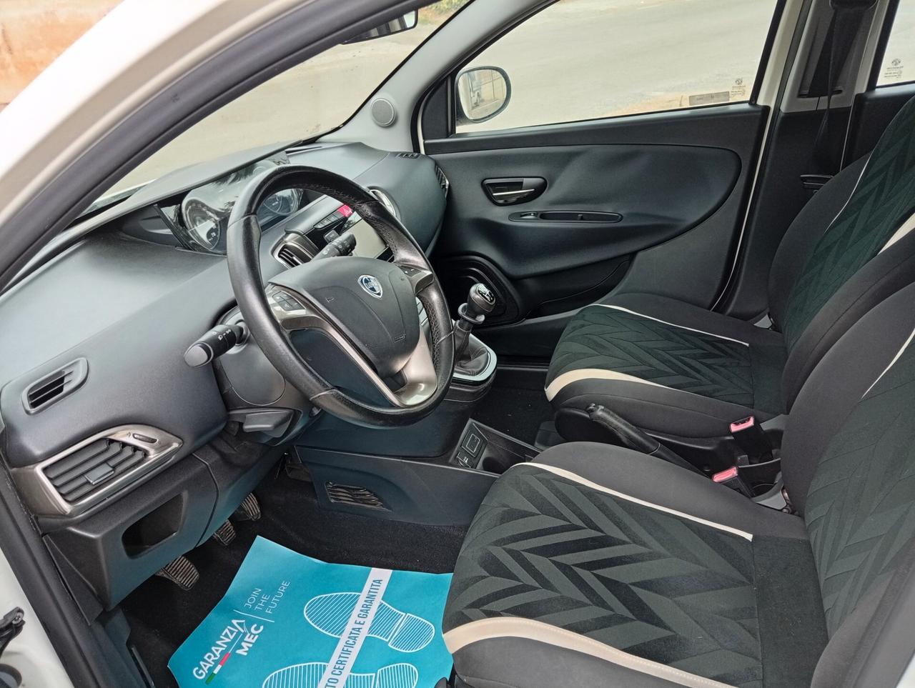 Lancia Ypsilon 1.2 69 CV 5 porte Gold