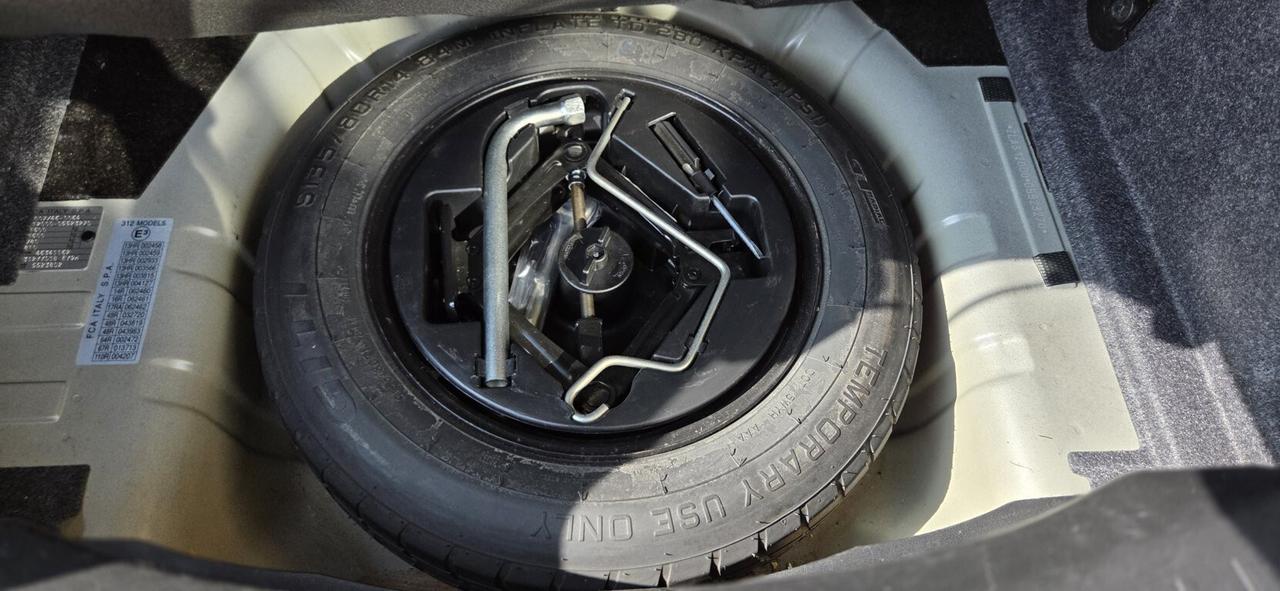 Lancia Ypsilon 1.0 FireFly 5 porte S&S Hybrid Ecochic GOLD KM. 22.000 AUTO PER NEOPATENTATI