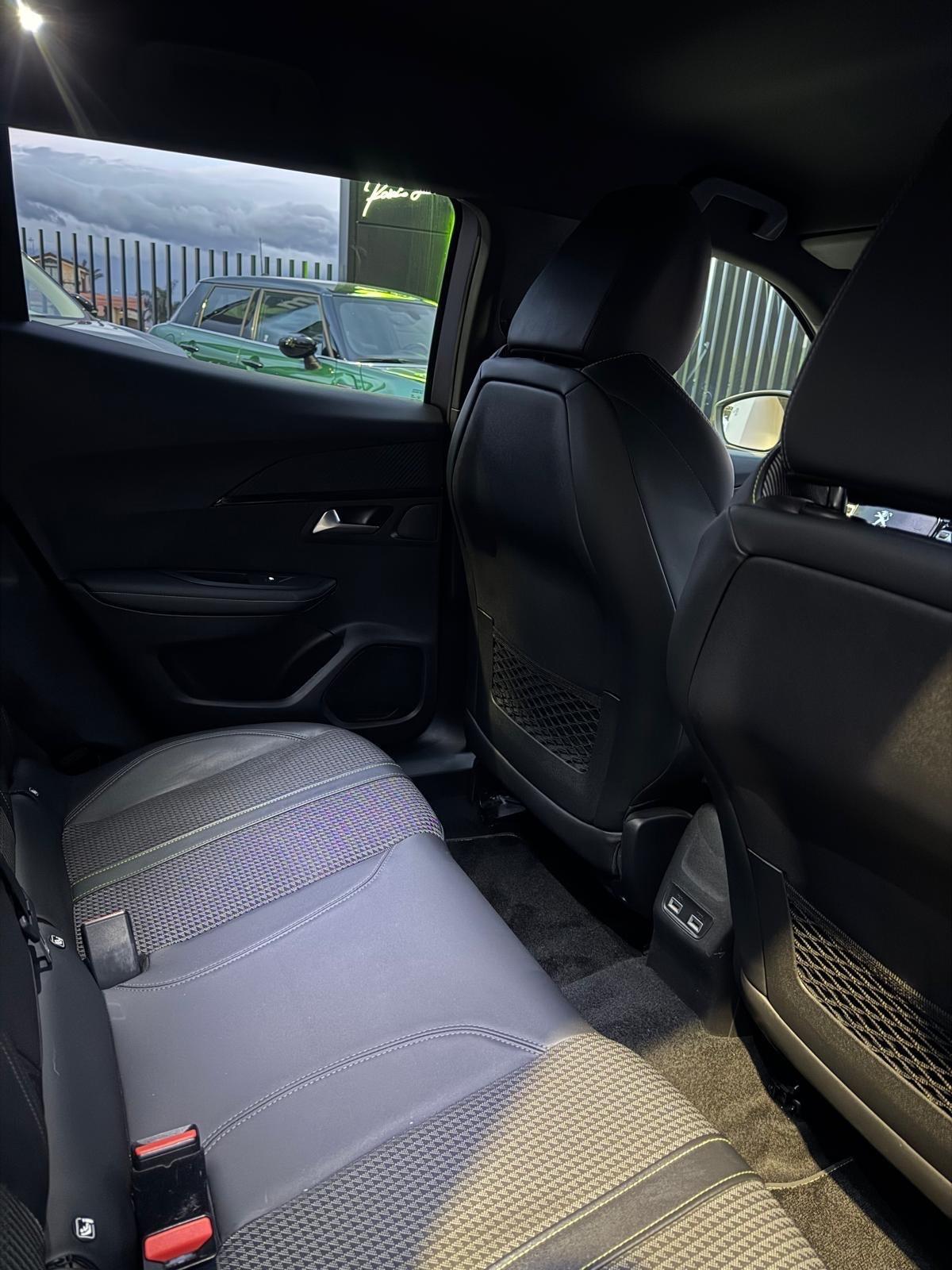 Peugeot 2008 BlueHDi 130 S&S EAT8 GT Pack