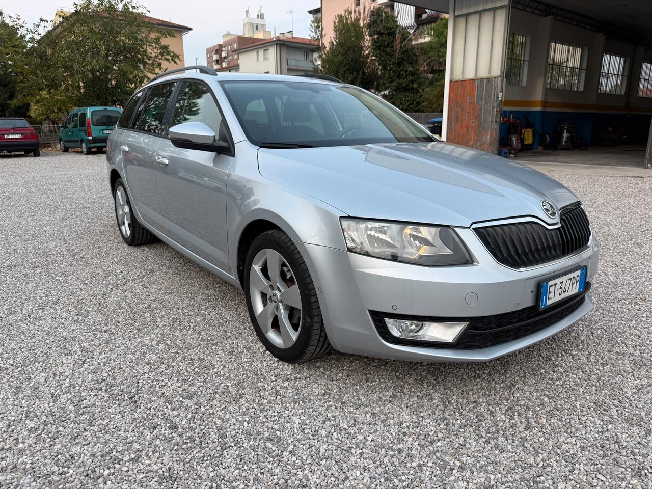Skoda Octavia 1.6 TDI CR 105 CV DSG Wagon Executive
