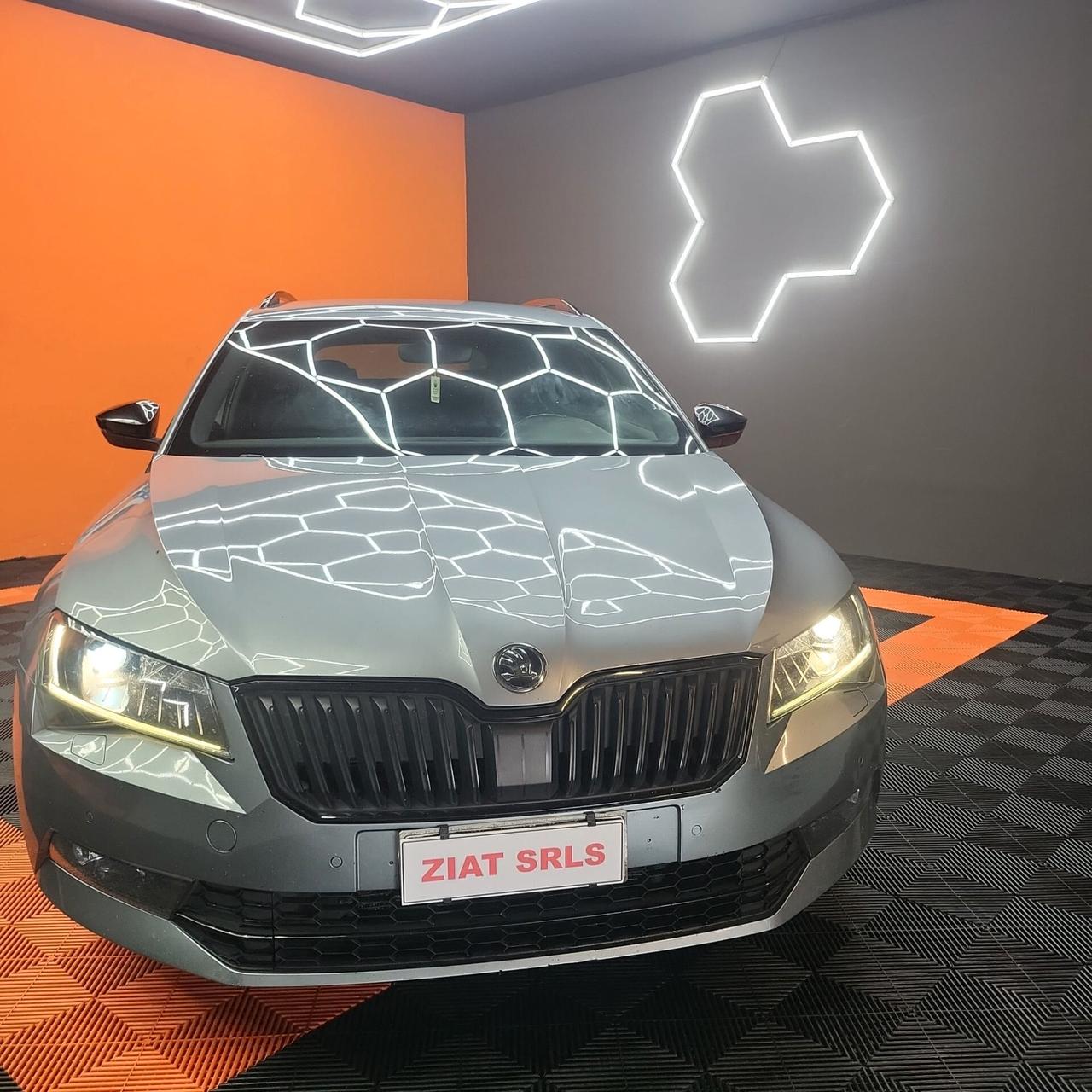 Skoda Superb Super B 2.0 TDI 190CV SCR DSG Wegon laurin&klemant-statin wagon