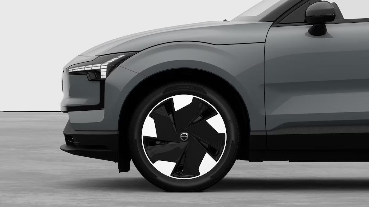 VOLVO EX30 Plus P5 Long Range Electric