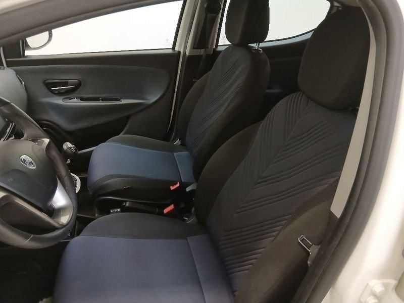 Lancia Ypsilon 1.0 firefly hybrid Gold s&s 70cv