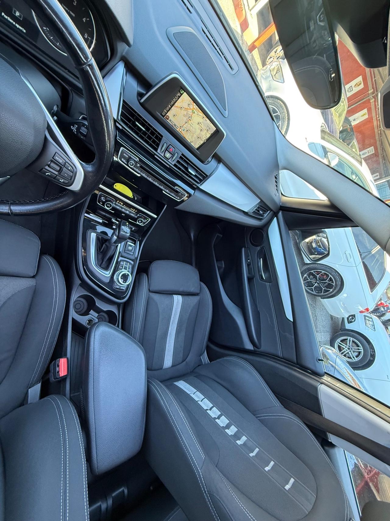 218d Active Tourer 4x4-STRAFULL -UNIPRO-RATE