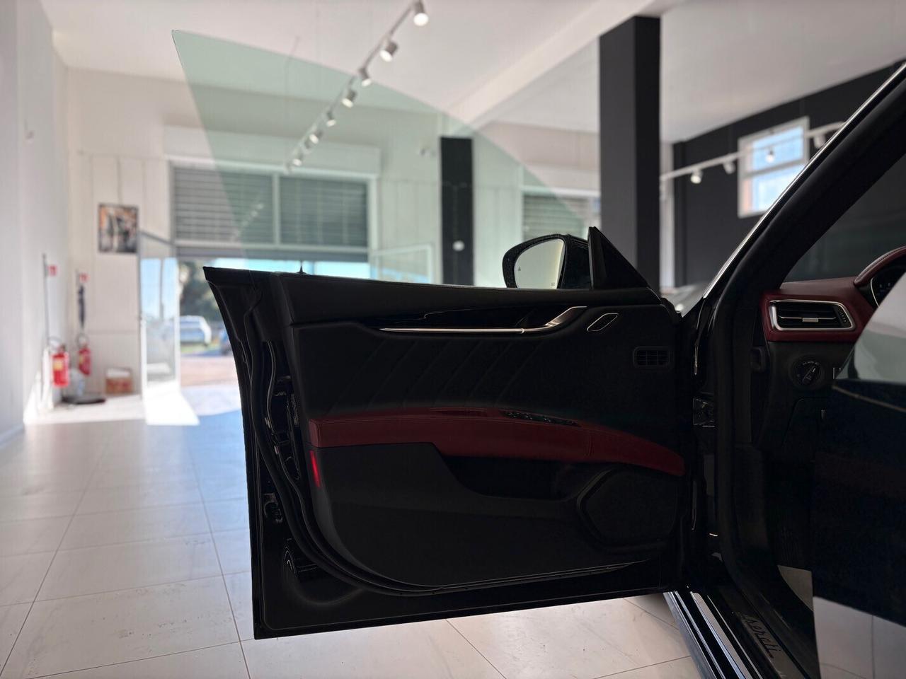 Maserati Ghibli 3.0 250 CV RIBELLE (1/200)