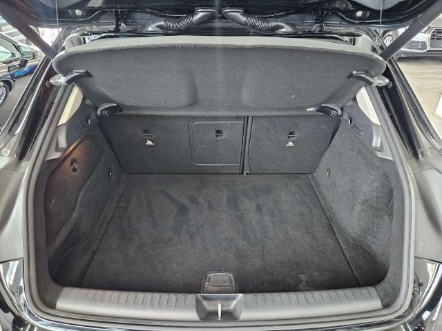 Mercedes-Benz GLA 180 premium NEOPATENTATI