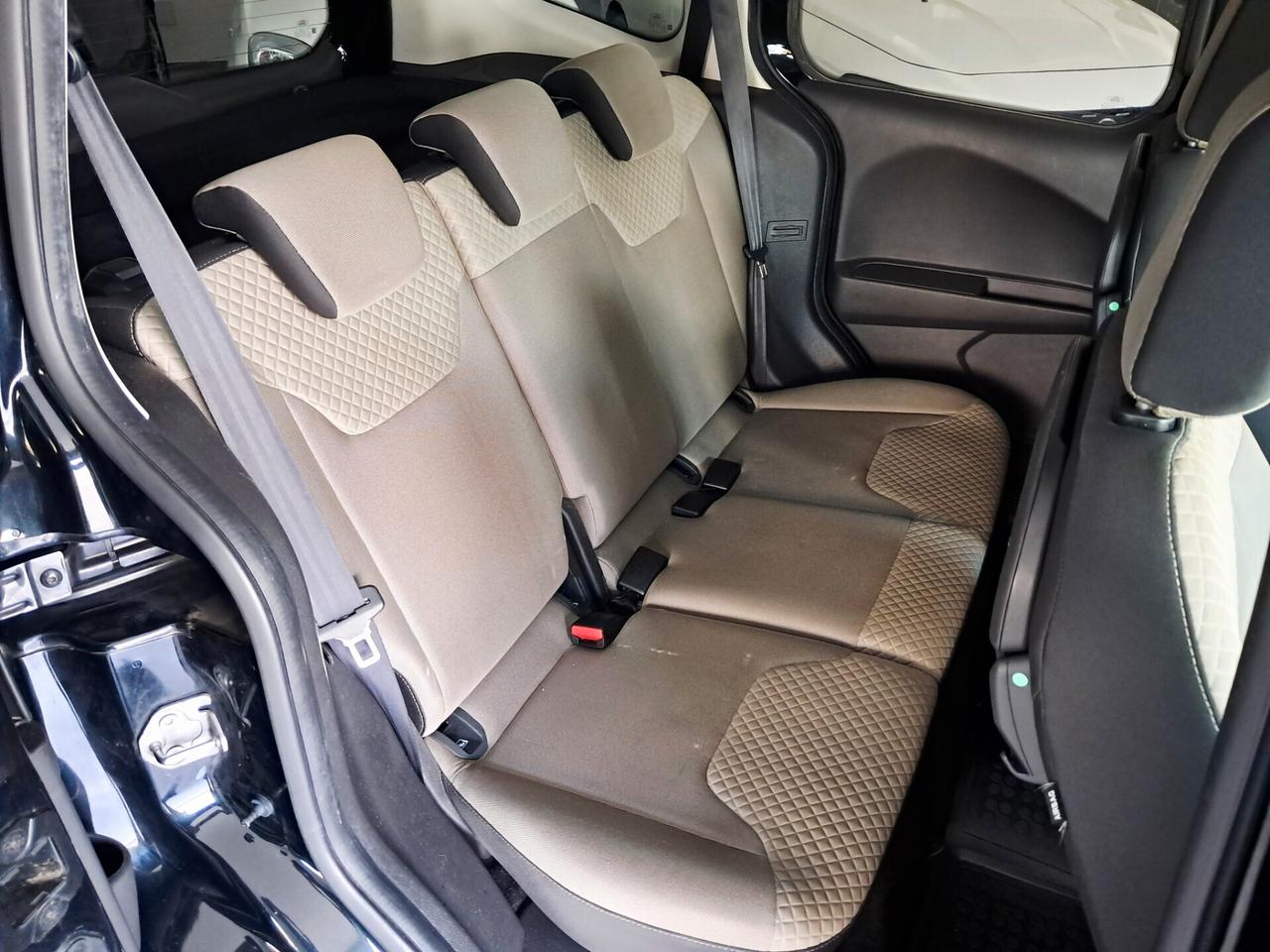 Ford Tourneo Courier 1.5 TDCI 75 CV