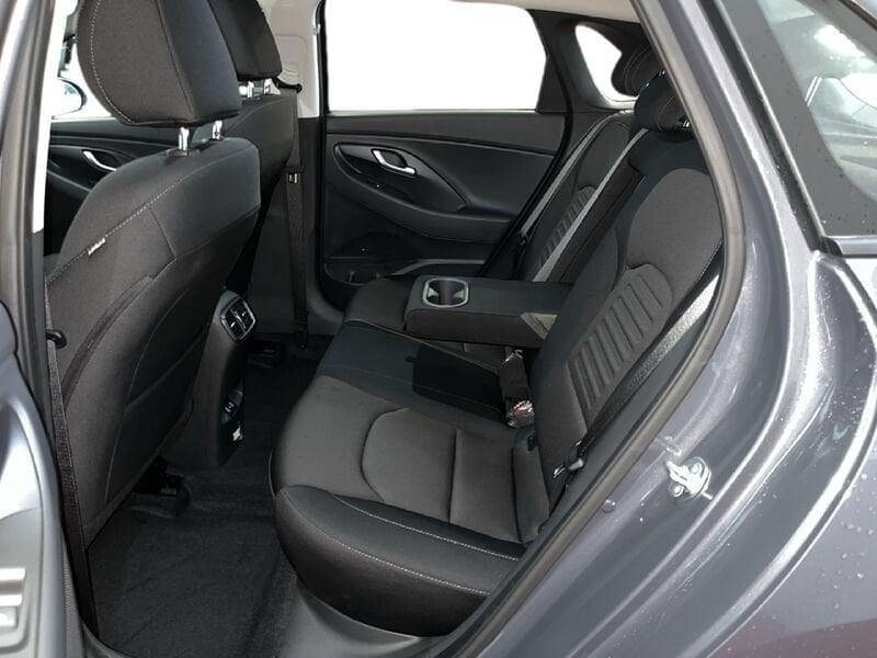 Hyundai i30 2024 5p 1.0 t-gdi 48V Business 100cv dct