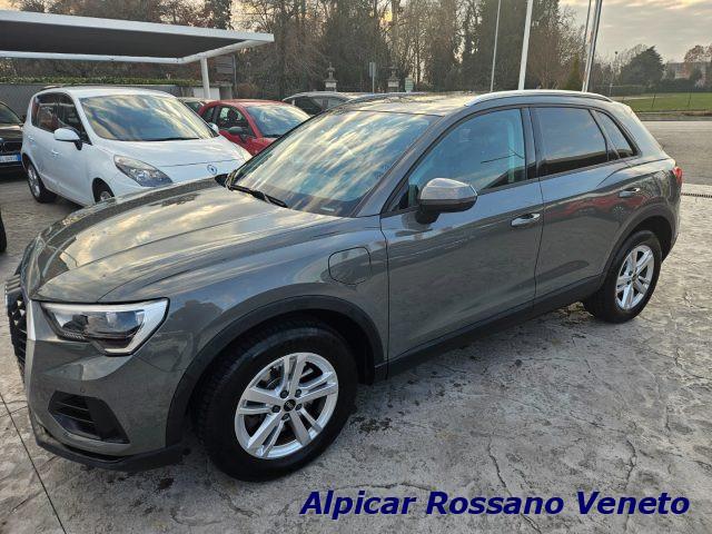 AUDI Q3 45 TFSI quattro S tronic Business sport