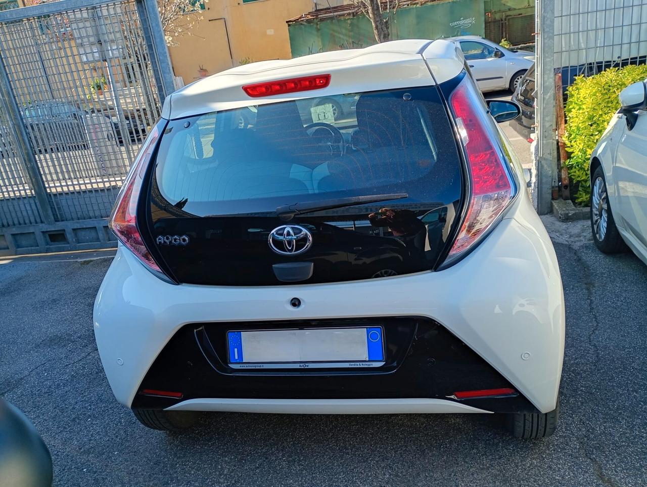 Toyota Aygo 1.0 VVT-i 69 CV 5 porte x-wave TSS MMT