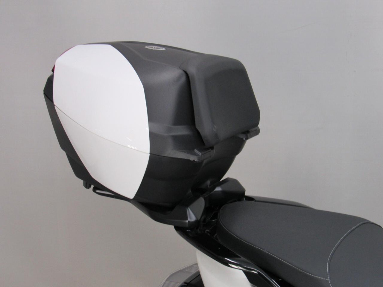 Yamaha Neo's EV DUAL BATTERY
