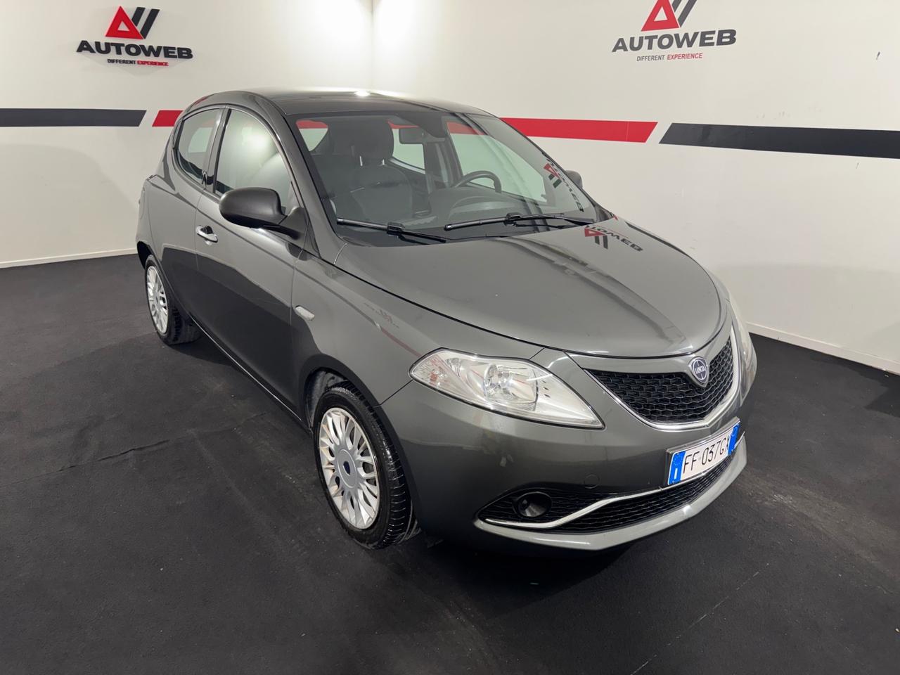 Lancia Ypsilon 1.2 69 CV 5 porte Platinum