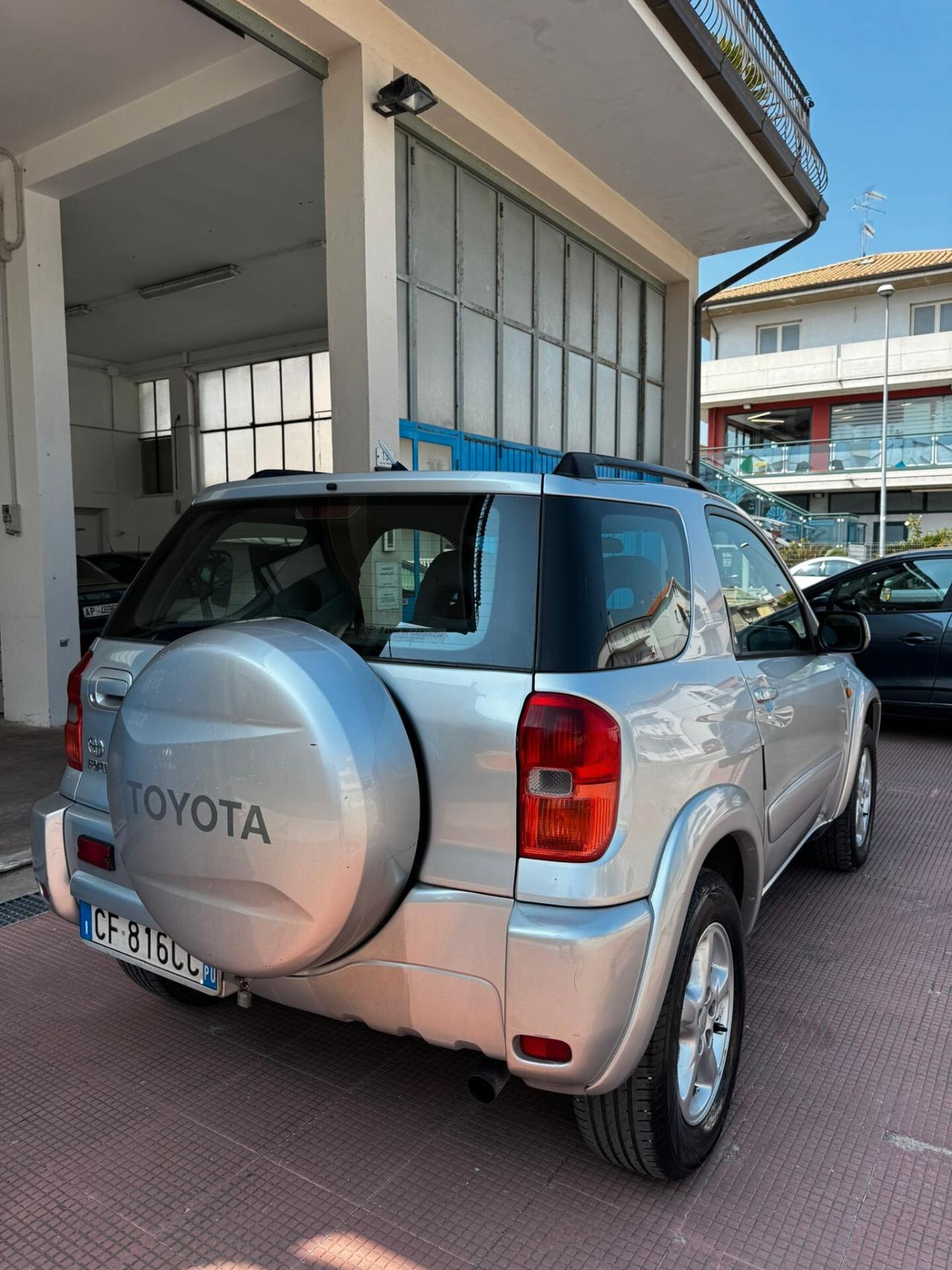 Toyota RAV 4 2.0 Tdi 3 porte Sol