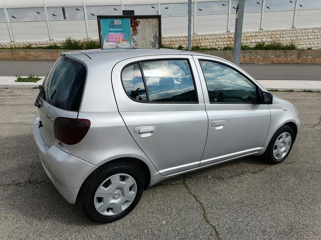 Toyota Yaris Sol 5 porte 1.4 diesel 75cv 2003