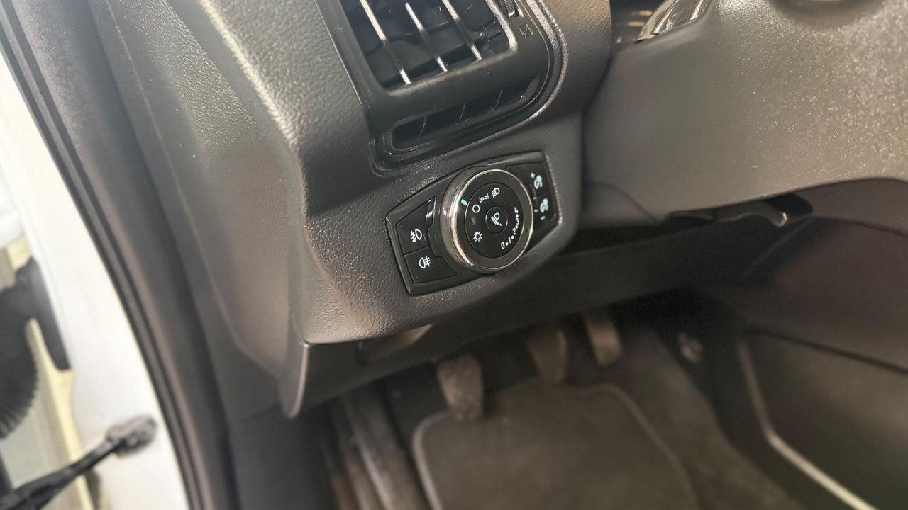 Ford B-Max 1.5 TDCi 75 CV Business Titanium