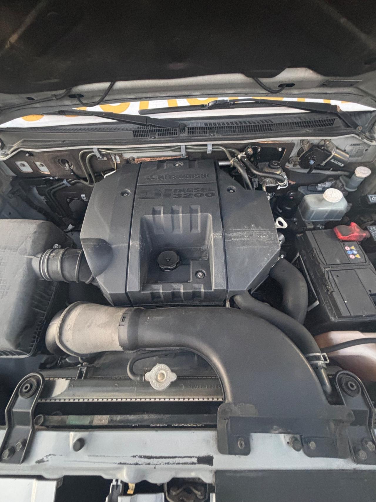 Mitsubishi Pajero 3.2 16V DI-D 3p. GLX