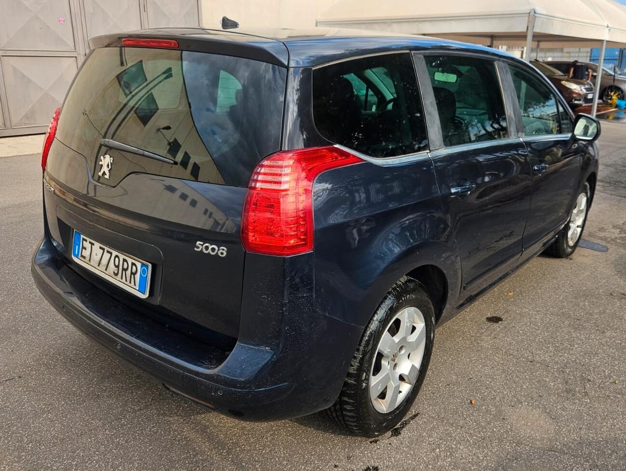 Peugeot 5008 1.6 HDi 115CV Business