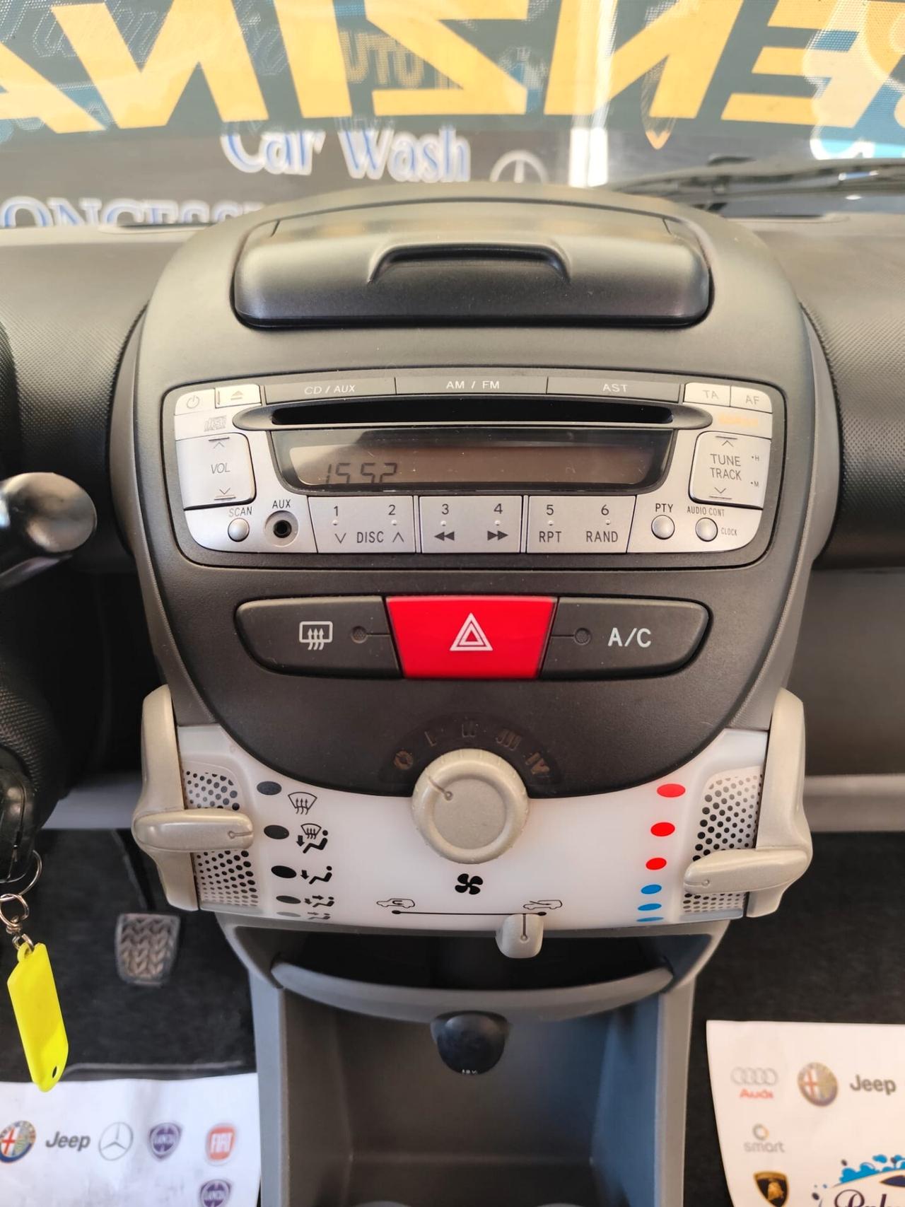 Toyota Aygo 1.0 12V VVT-i 5 porte Now Connect