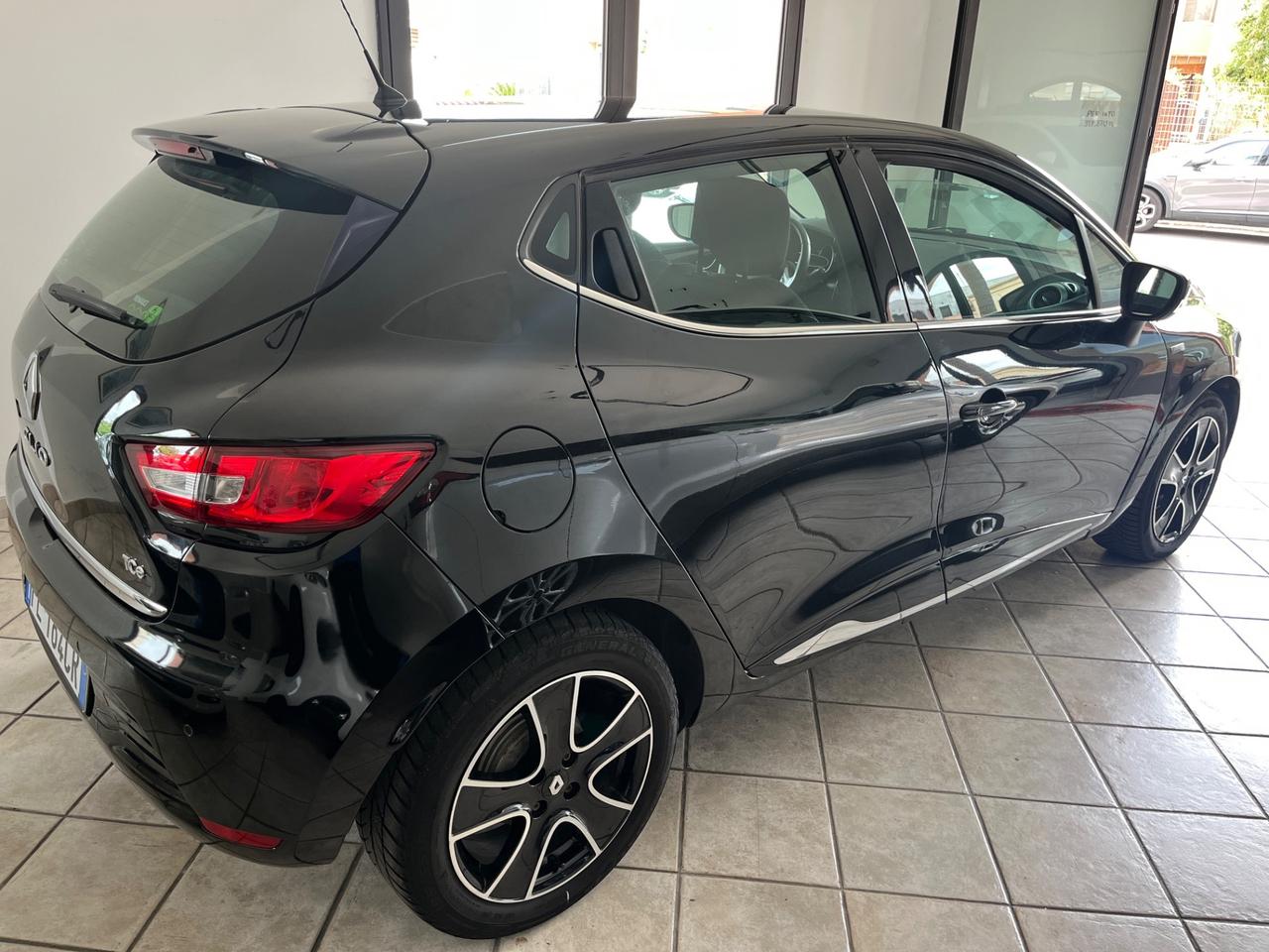Renault Clio TCe 12V 90CV Start&Stop 5 porte Energy Intens