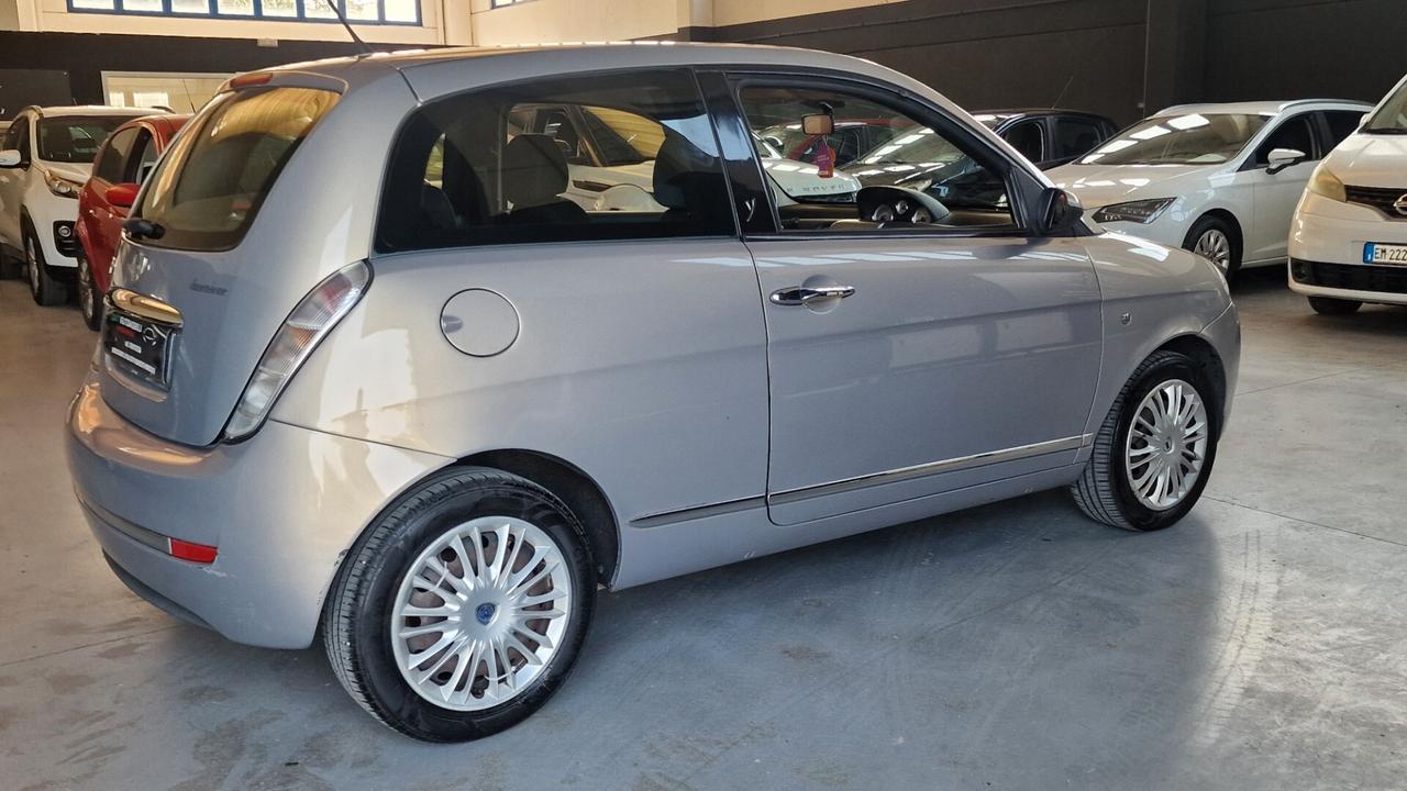 Lancia Ypsilon 1.2 Argento