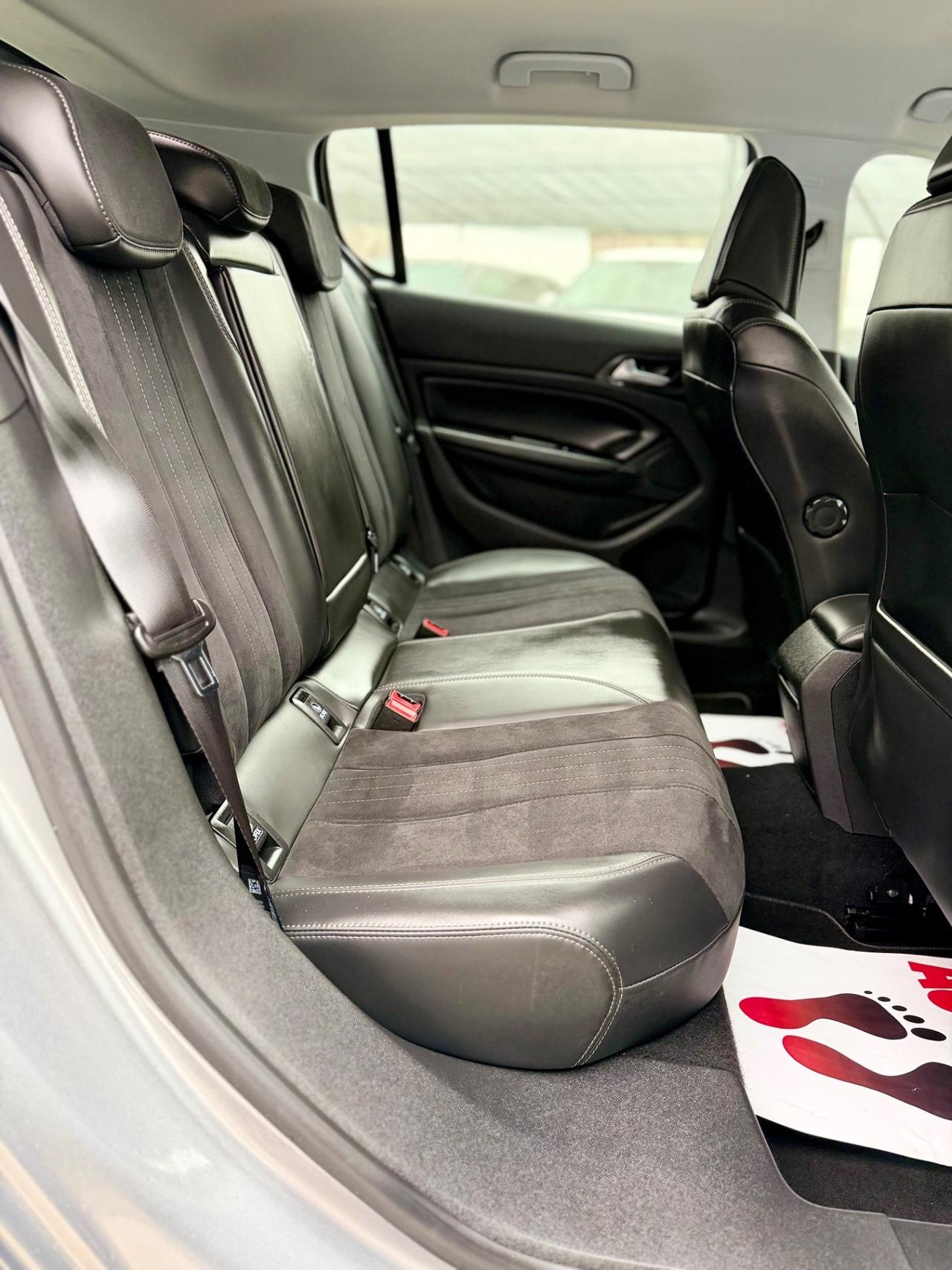 Peugeot 308 2015 PureTech Turbo 130 S&S GT Line km solo 46,000