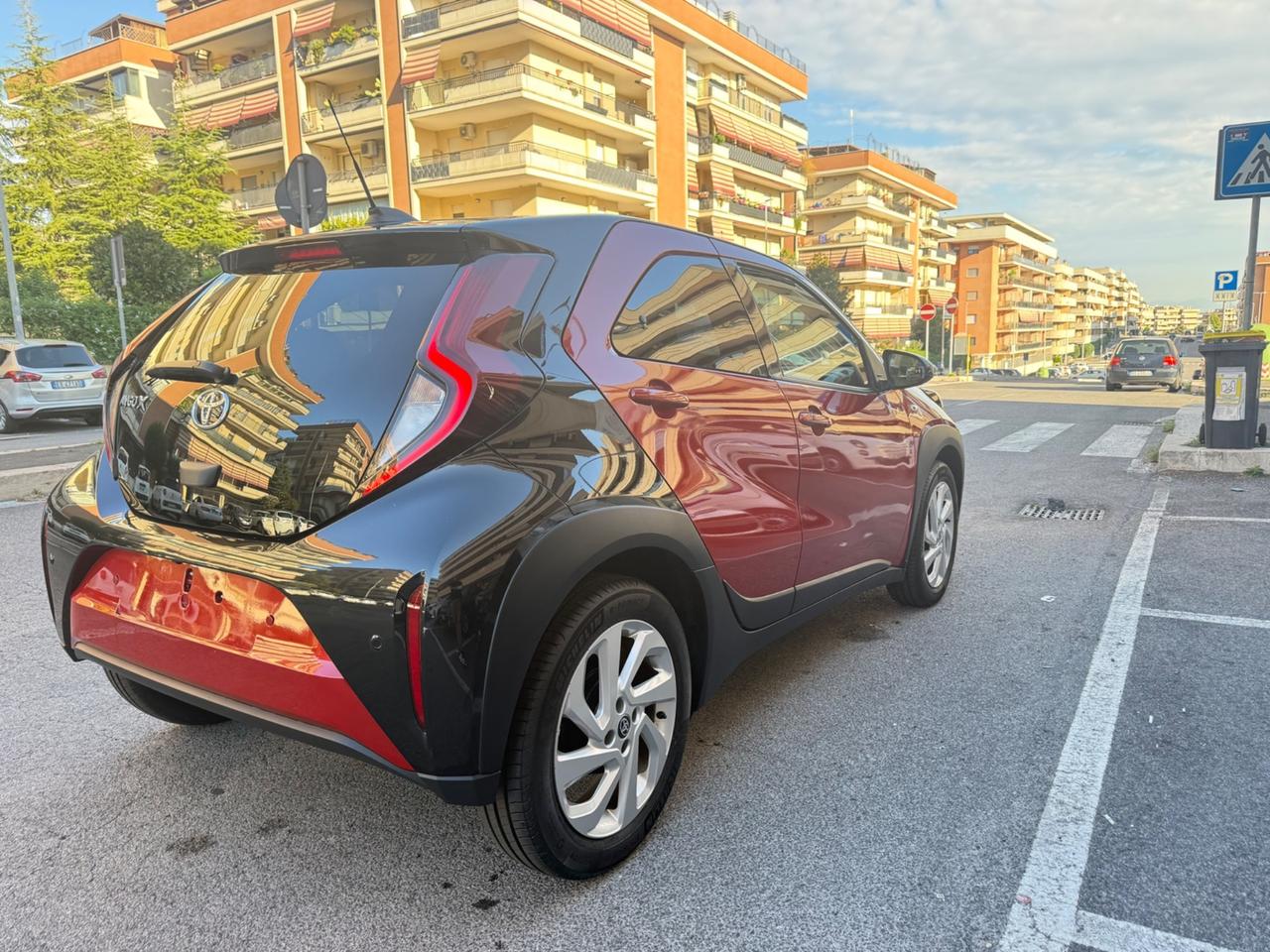 Toyota Aygo X 1.0 VVT-i 72 CV 5 porte Limited LED NAVI KAMERA PDC BLUETOOTH CERCHI 17