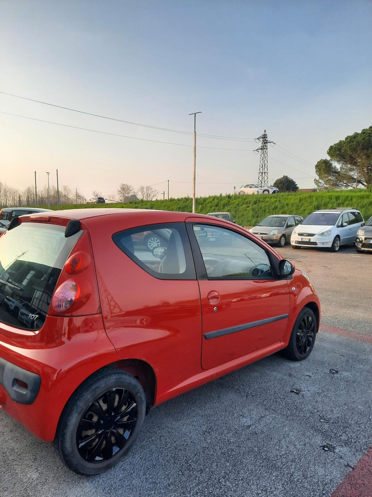 Peugeot 107 1.0 68 CV Ok neopatentati