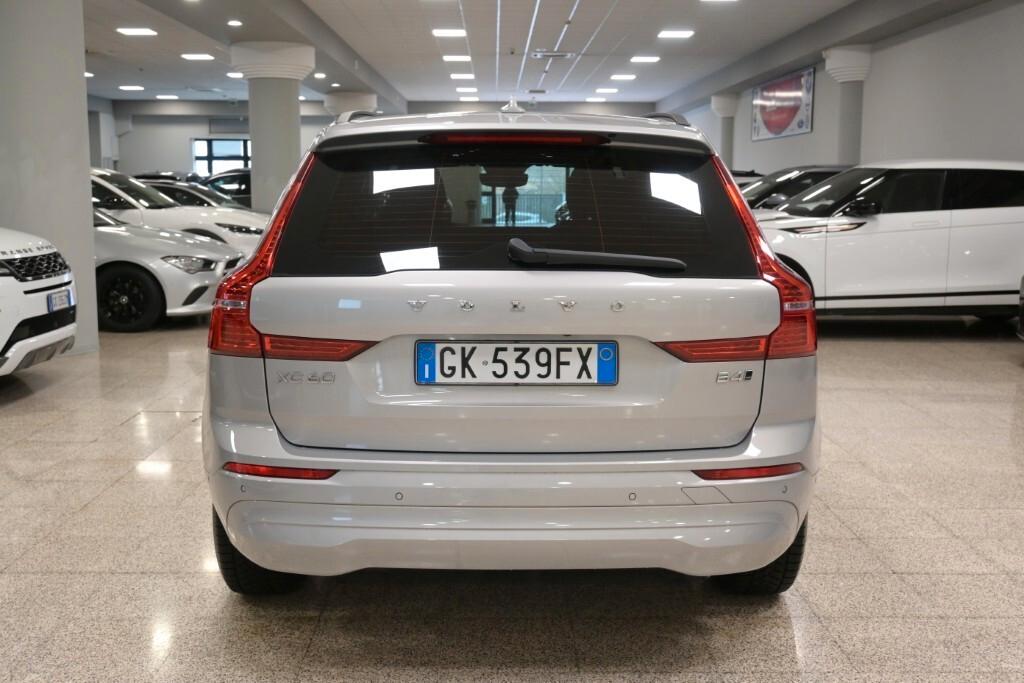 VOLVO XC60 2.0D 197CV B4 (D) GEARTRONIC AWD MOMENTUM PRO ( FARI LED - ADAPTIVE CRUISE - COCKPIT - MIRROR - PARK ASSIST - TELECAMERA 360 - CERCHI 18 )