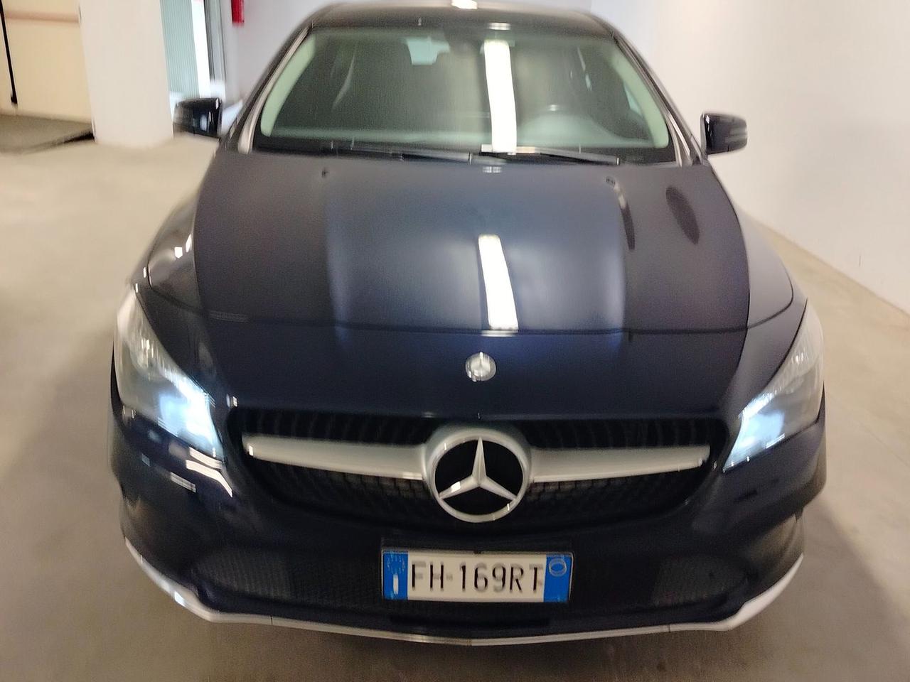 Mercedes-Benz CLA 220 Premium