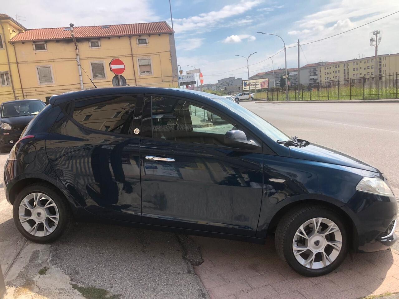 Lancia Ypsilon 1.2 69 CV 5 porte GPL Ecochic Gold