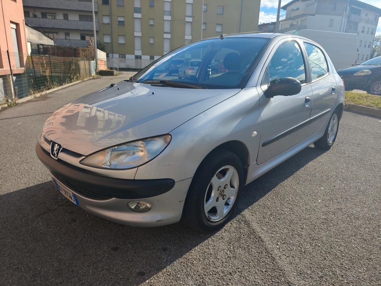 Peugeot 206 1.1 Benz 55 Milà km 5 porte XT