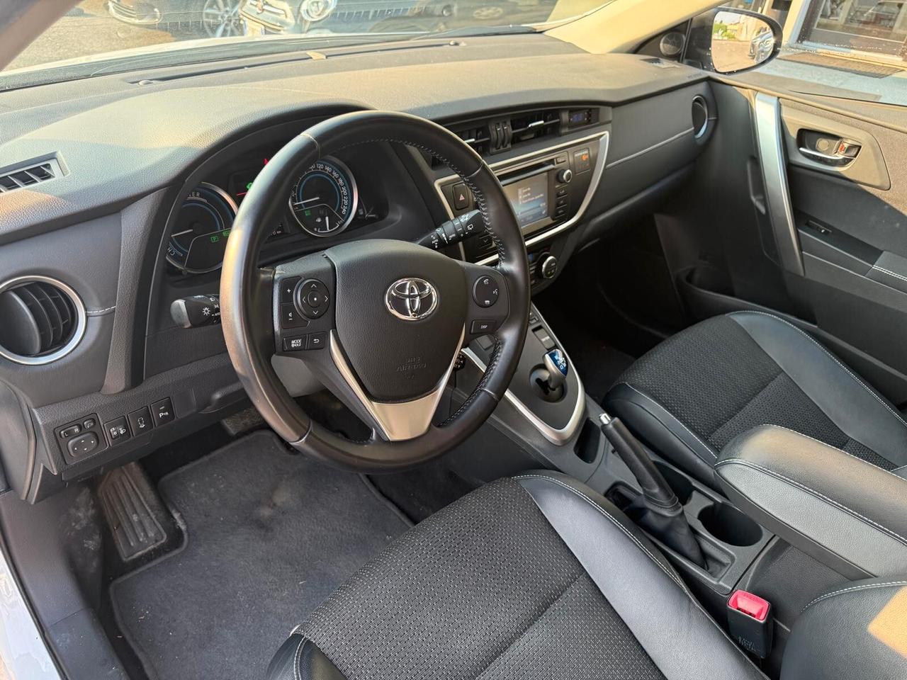 Toyota Auris 1.8 Hybrid Lounge
